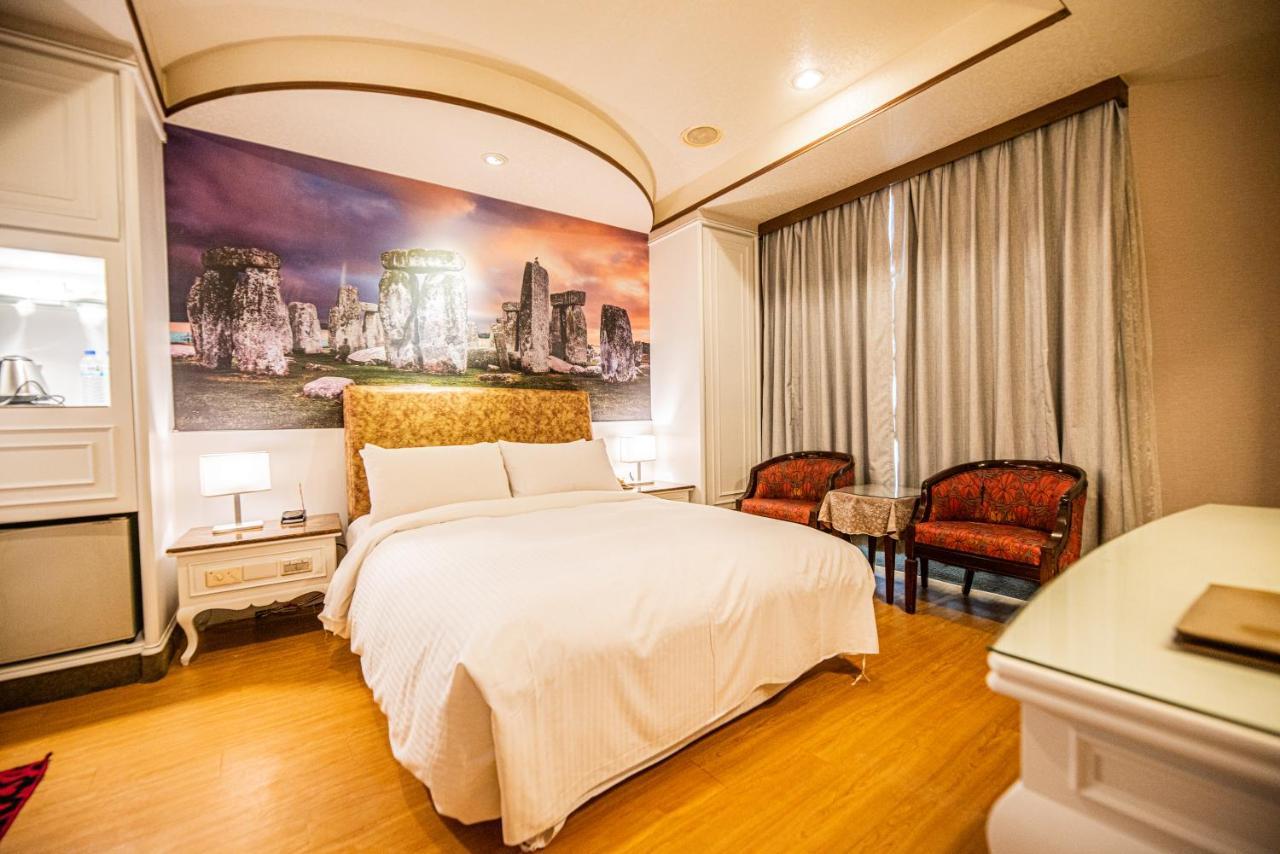 Wenpin Hotel - Pier 2 Kaohsiung Exterior photo