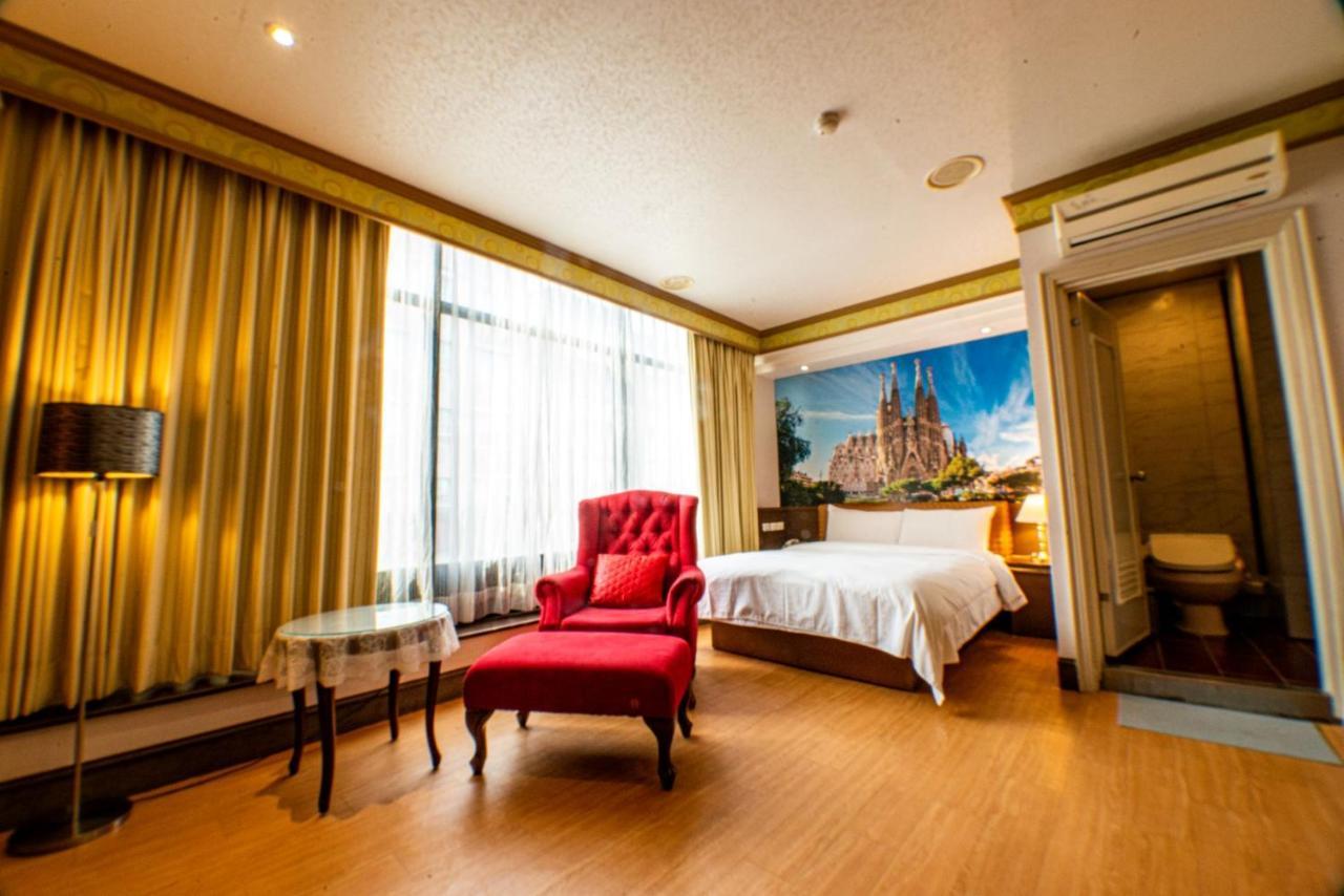 Wenpin Hotel - Pier 2 Kaohsiung Exterior photo