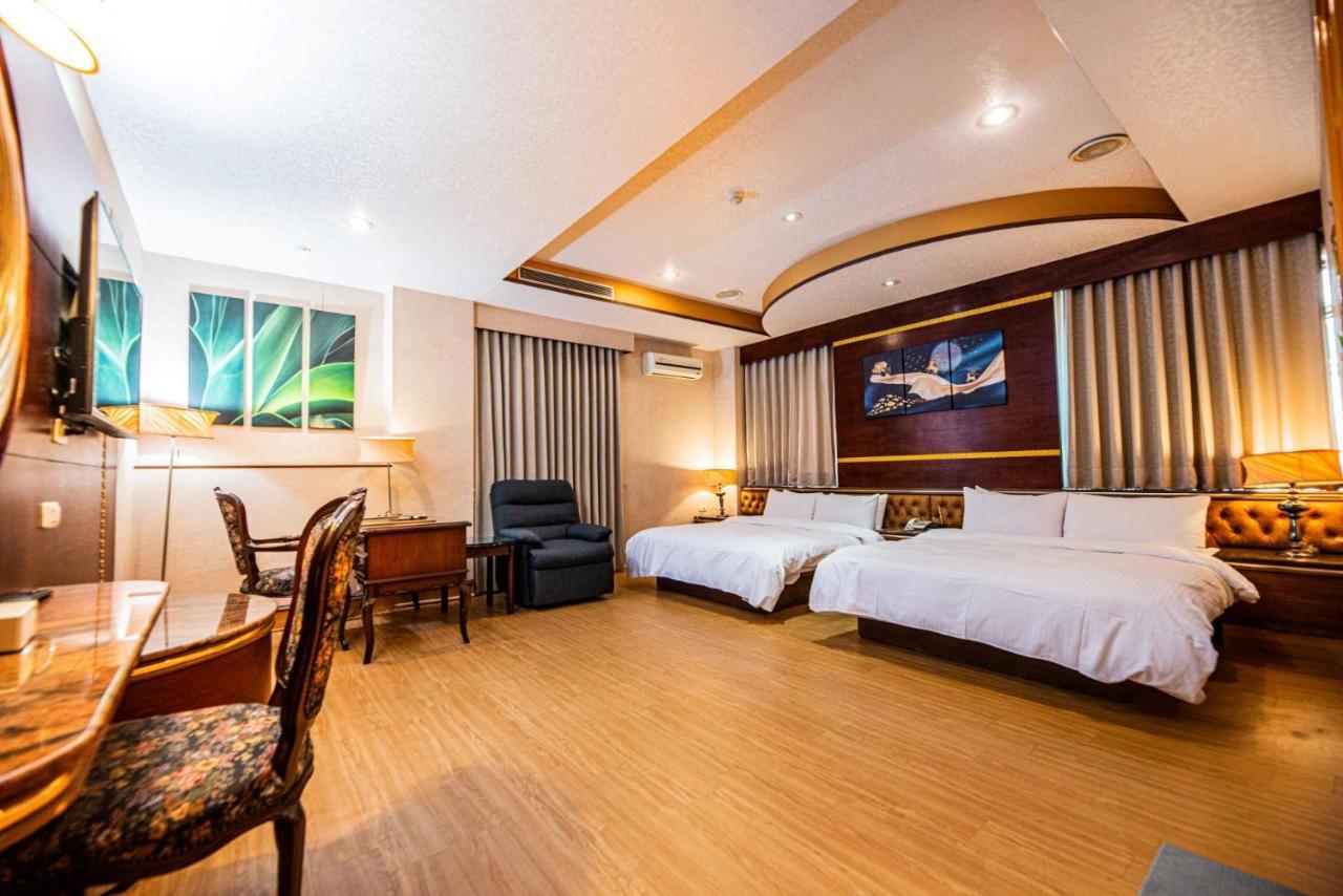 Wenpin Hotel - Pier 2 Kaohsiung Exterior photo