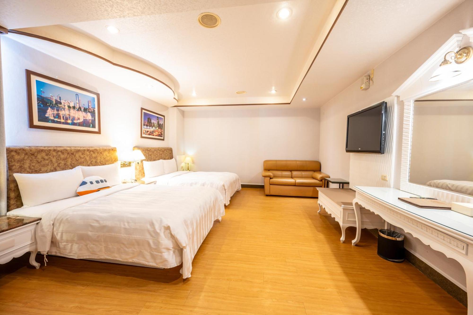 Wenpin Hotel - Pier 2 Kaohsiung Exterior photo